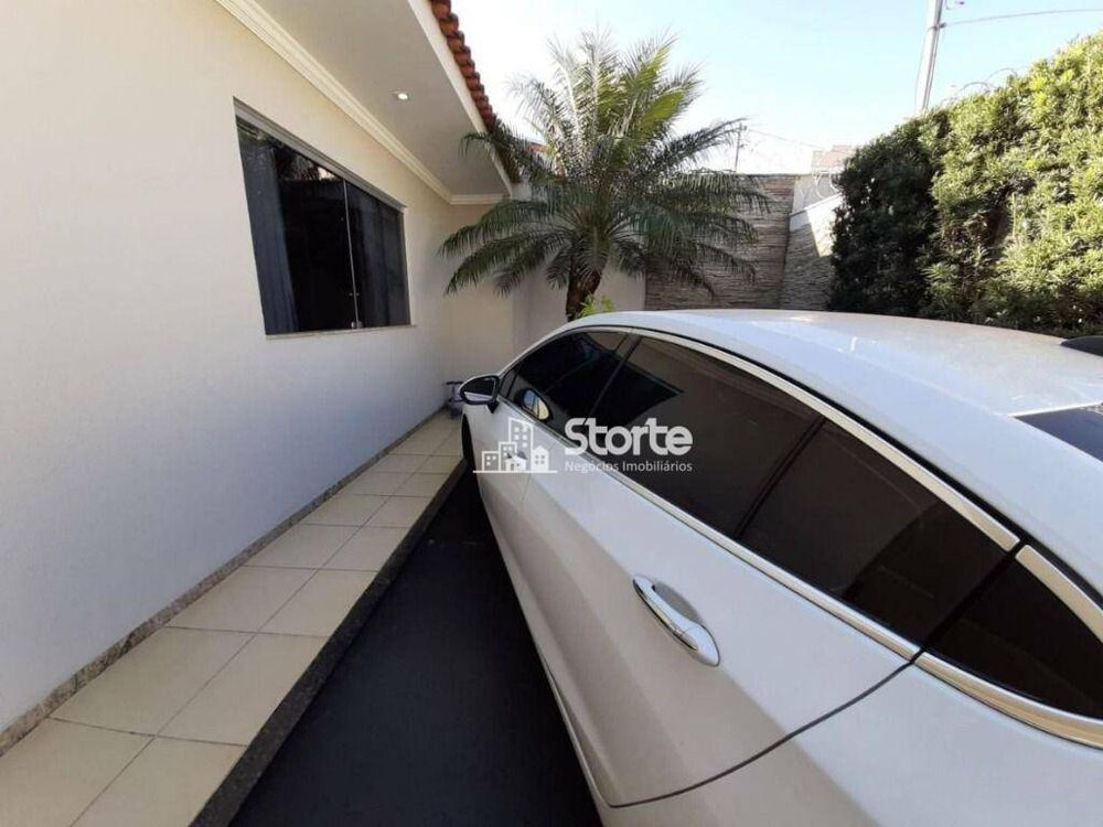 Casa à venda com 4 quartos, 235m² - Foto 8