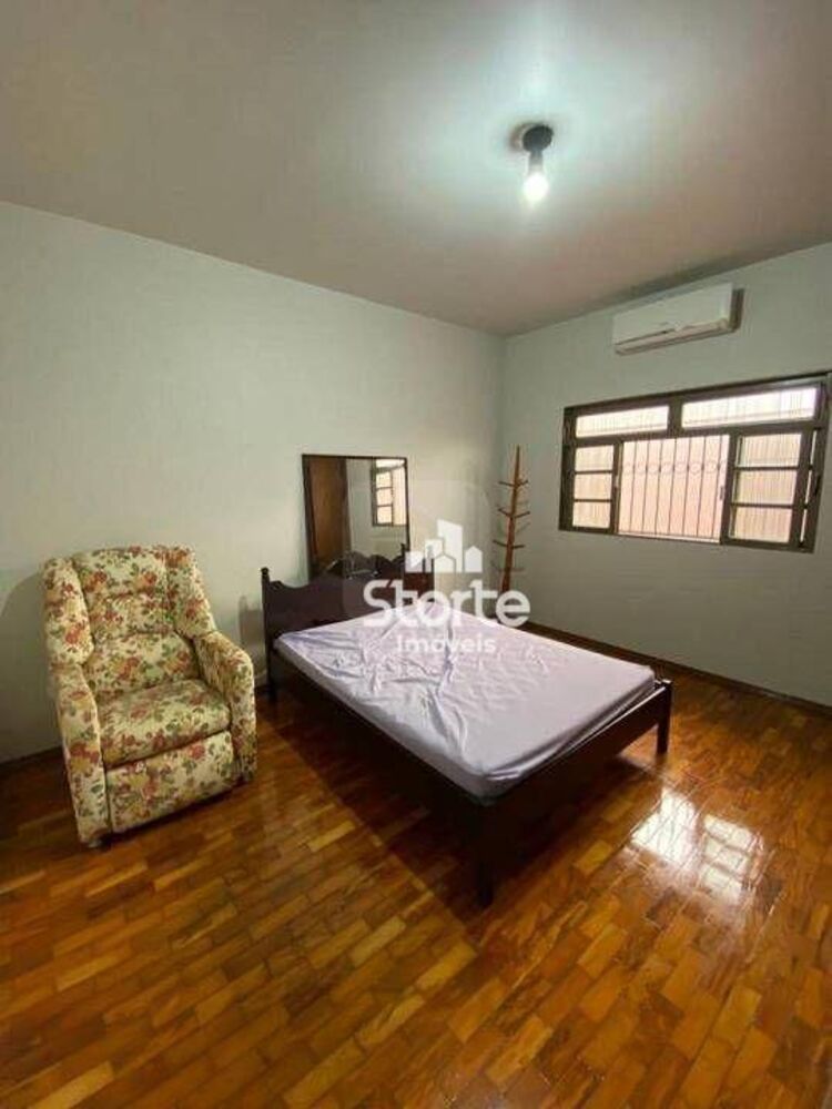 Casa, 3 quartos, 195 m² - Foto 3