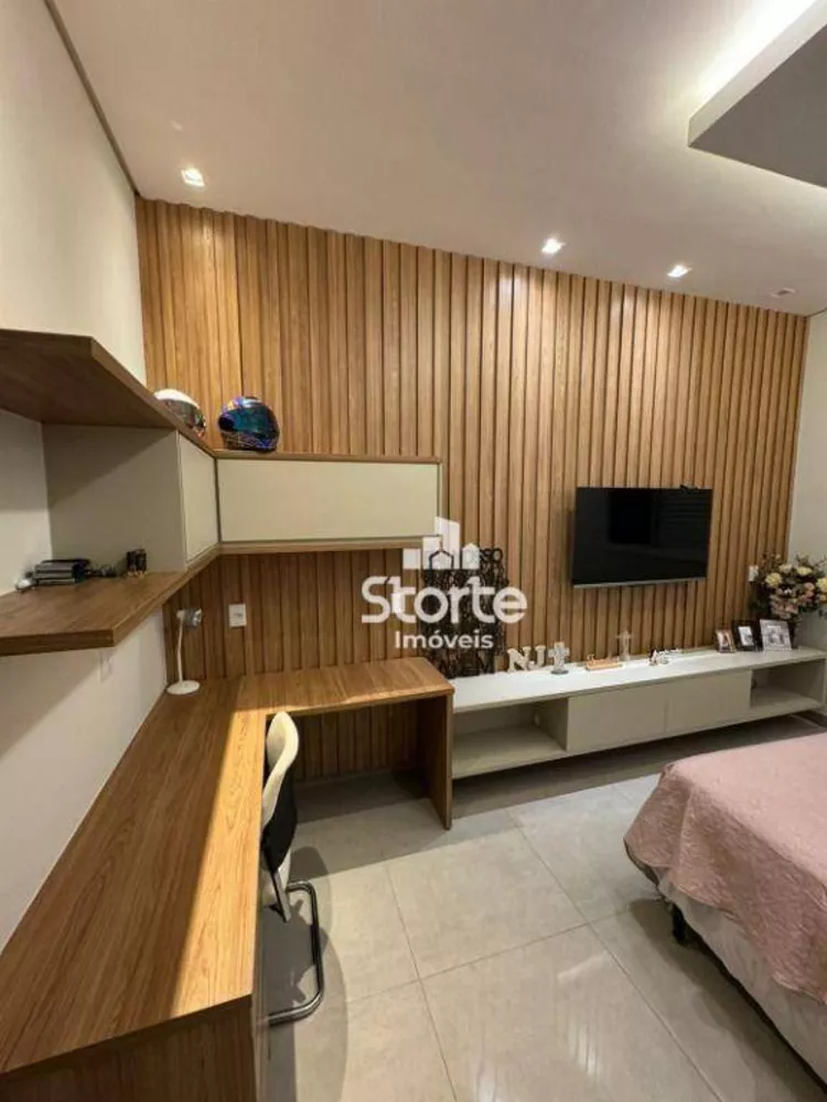 Casa à venda com 3 quartos, 260m² - Foto 4