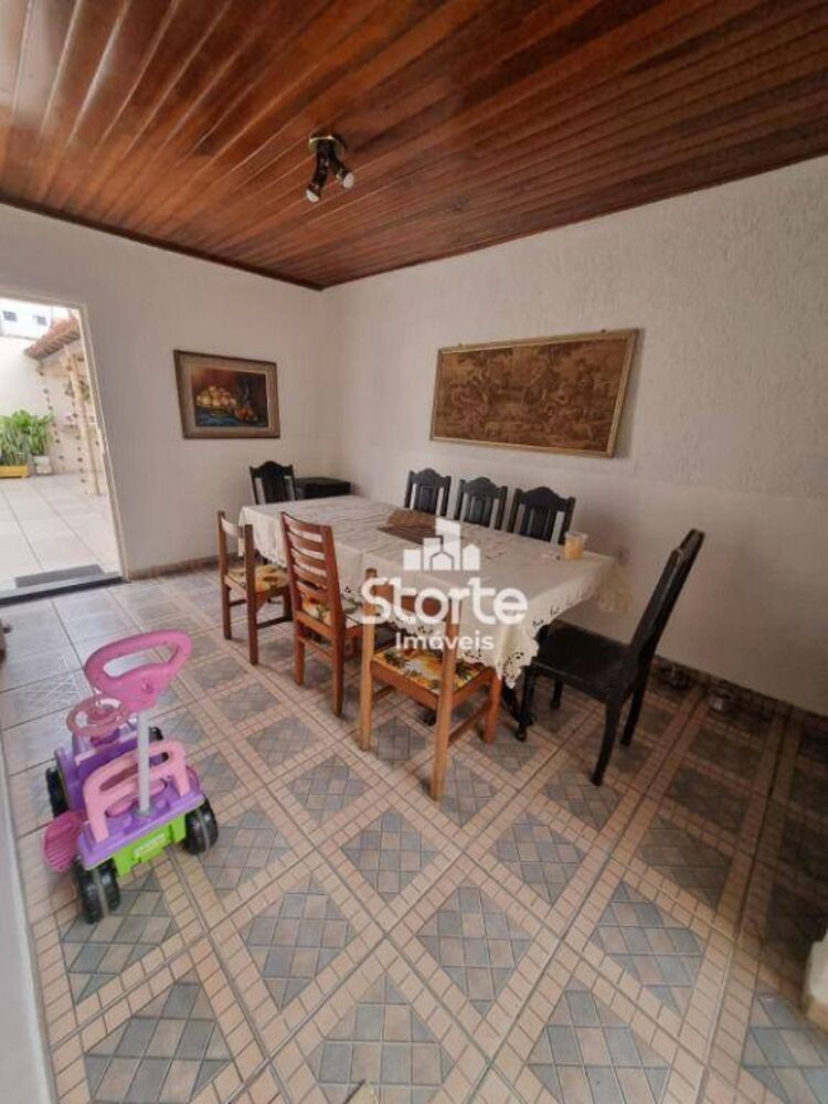 Casa, 3 quartos, 190 m² - Foto 4
