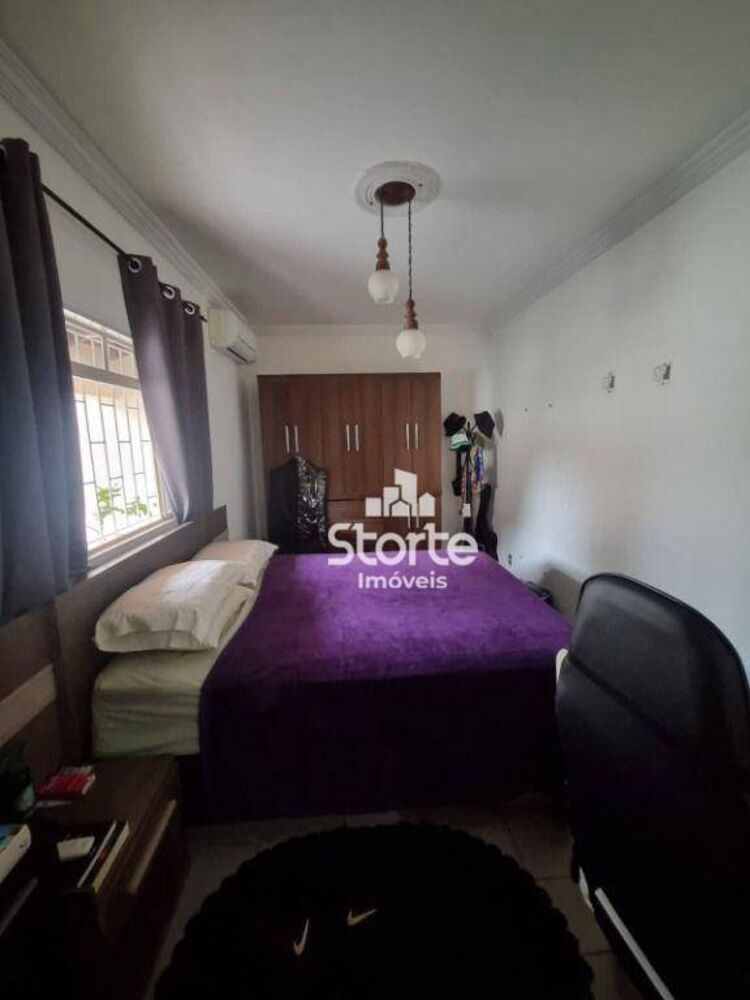 Casa, 3 quartos, 190 m² - Foto 2