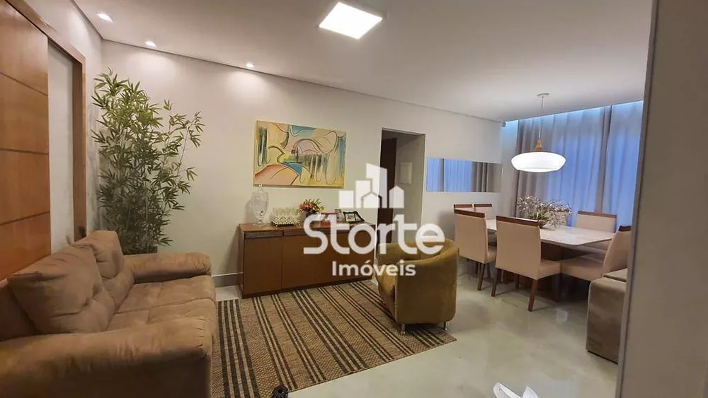 Casa à venda com 3 quartos, 300m² - Foto 4