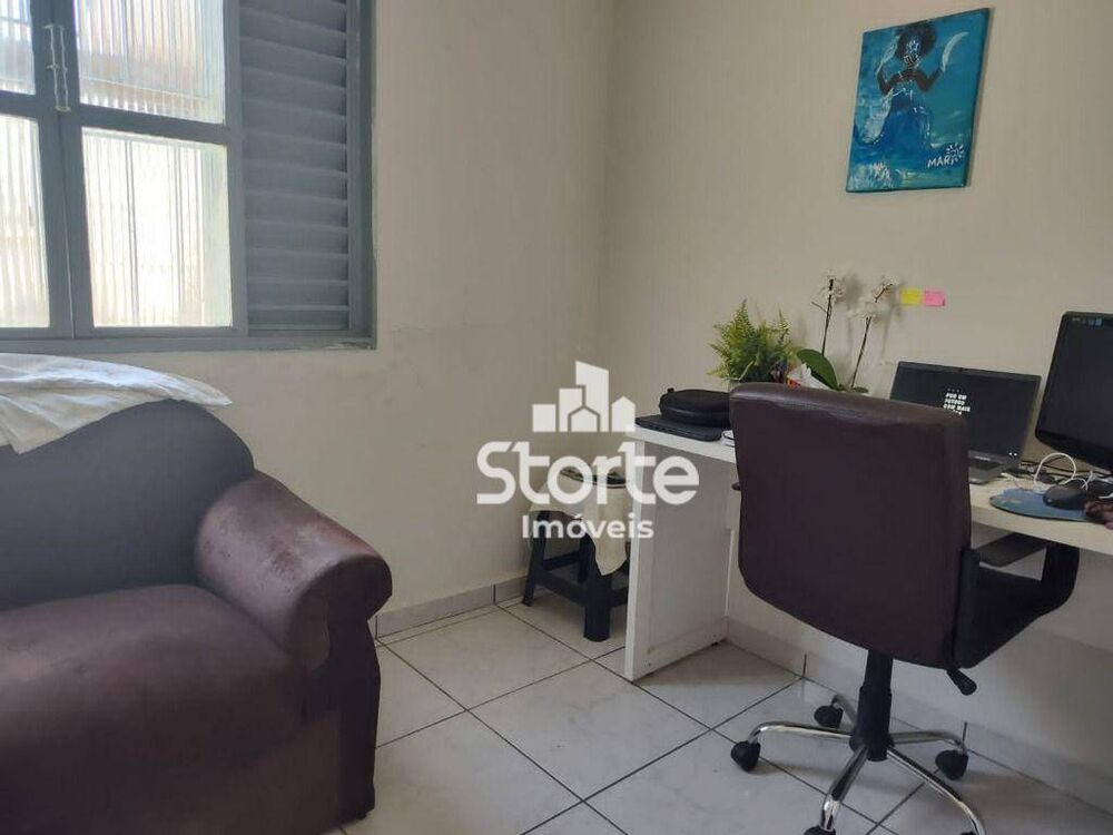 Casa à venda com 3 quartos, 140m² - Foto 3
