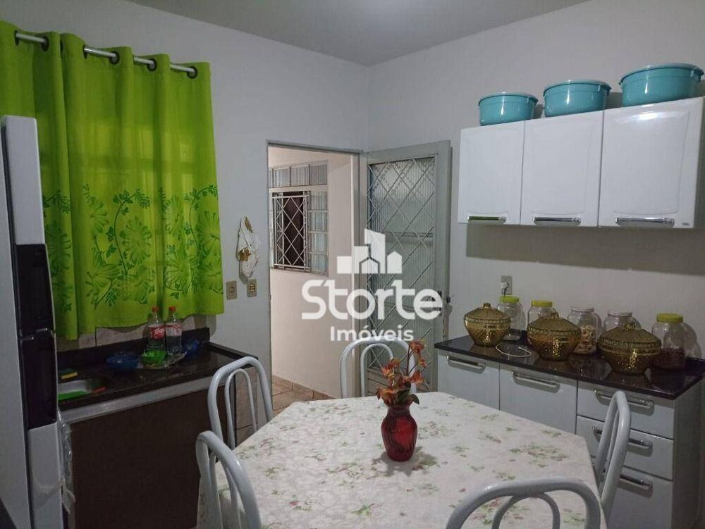 Casa, 2 quartos, 200 m² - Foto 3