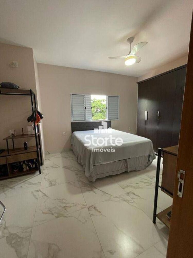 Casa, 3 quartos, 188 m² - Foto 1