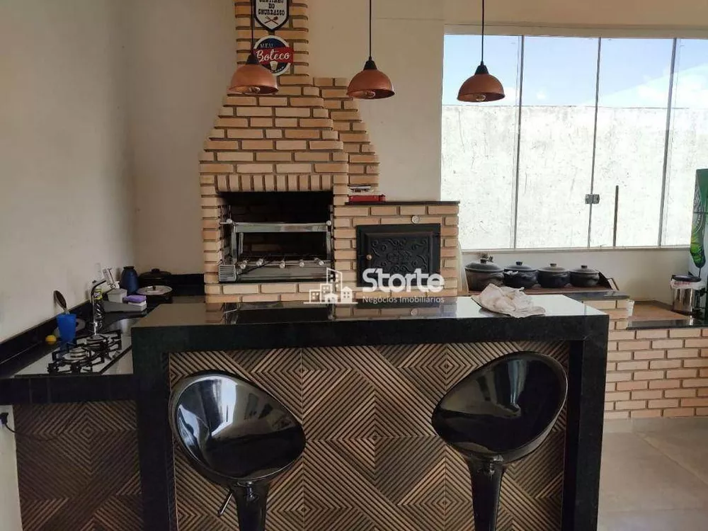 Chácara, 3 quartos, 1010 m² - Foto 2