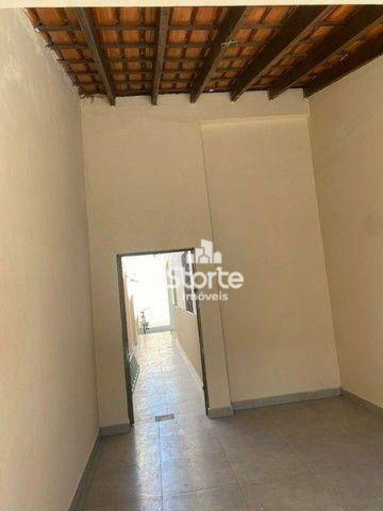Casa, 3 quartos, 236 m² - Foto 2