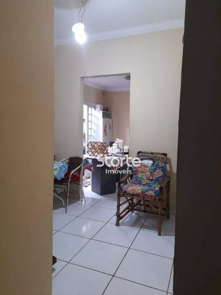 Casa à venda com 5 quartos, 150m² - Foto 2