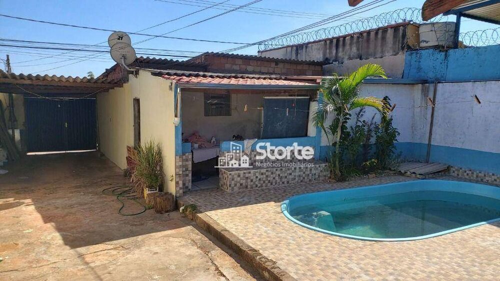 Casa, 3 quartos, 196 m² - Foto 2