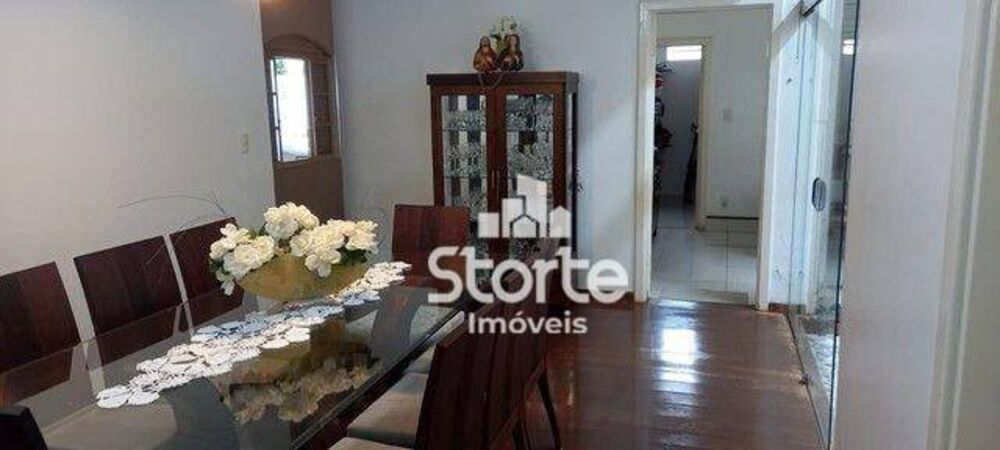 Casa, 3 quartos, 318 m² - Foto 2