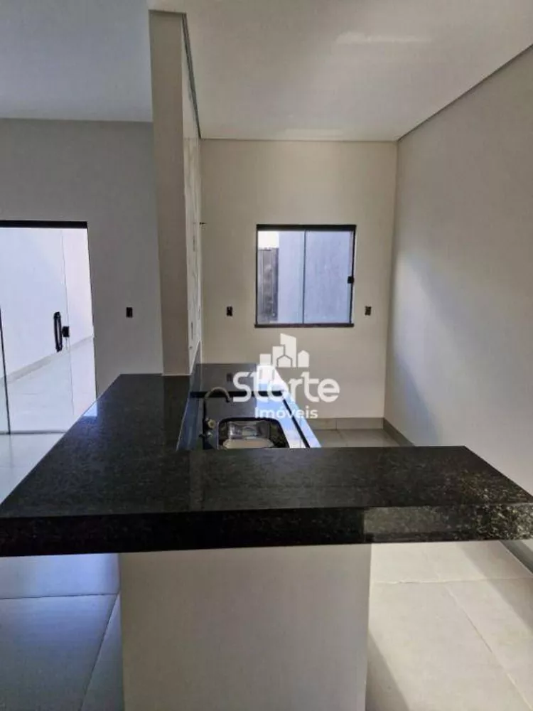 Casa à venda com 2 quartos, 69m² - Foto 4