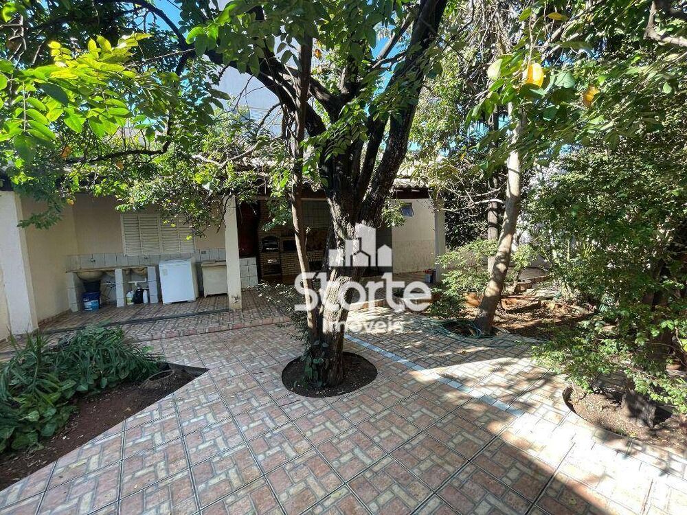 Casa, 3 quartos, 270 m² - Foto 4