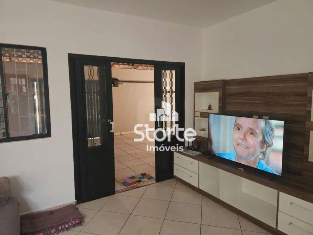 Casa, 2 quartos, 180 m² - Foto 3