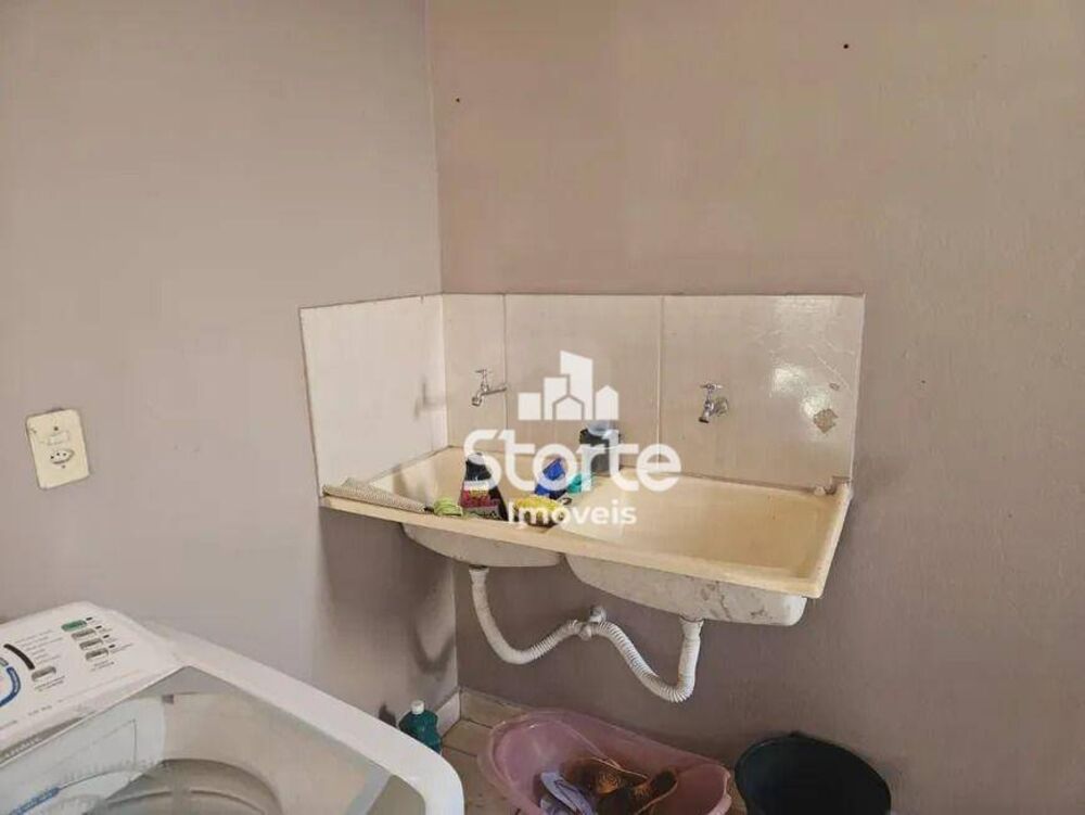 Casa, 2 quartos, 180 m² - Foto 1