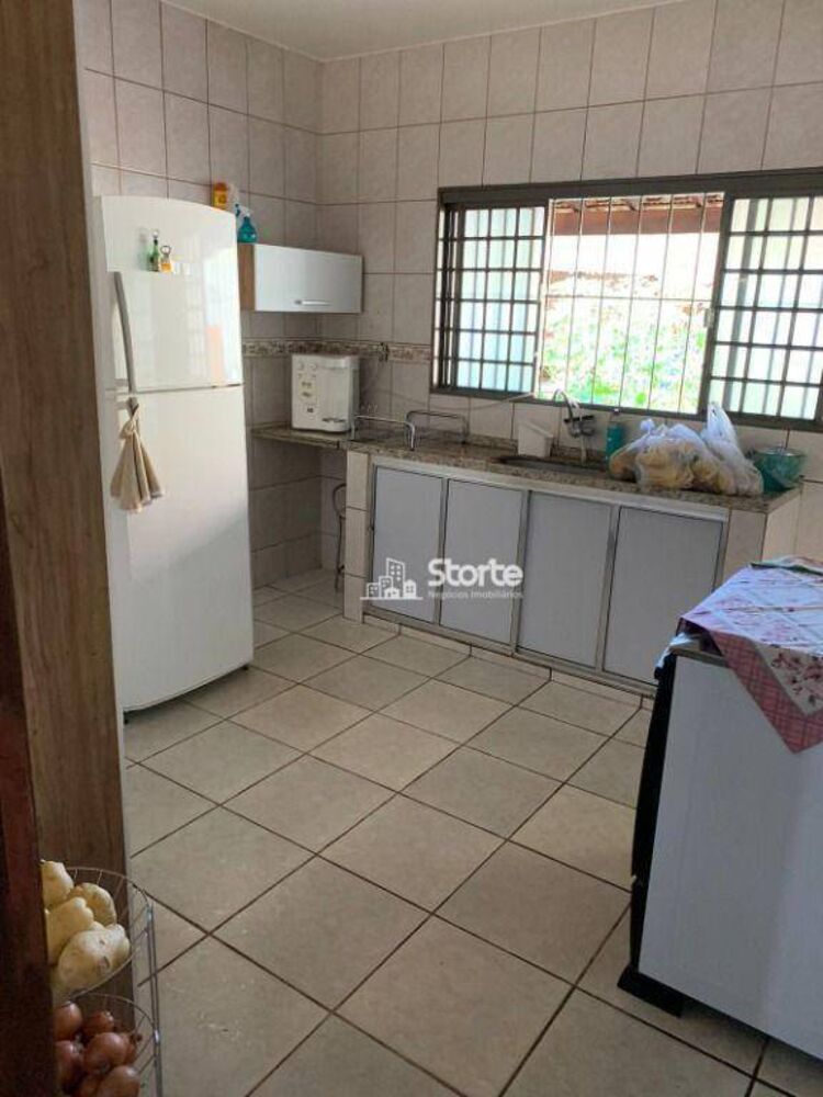 Casa, 3 quartos, 216 m² - Foto 3