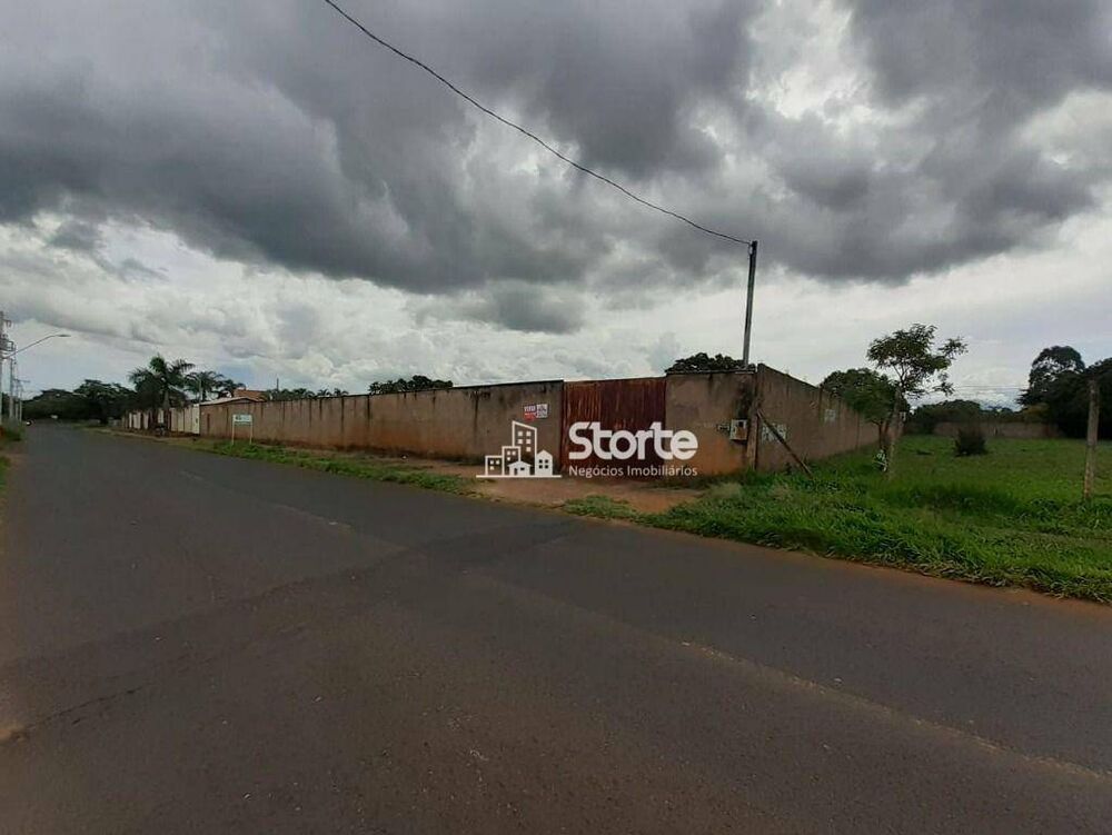 Chácara à venda com 4 quartos, 100m² - Foto 1