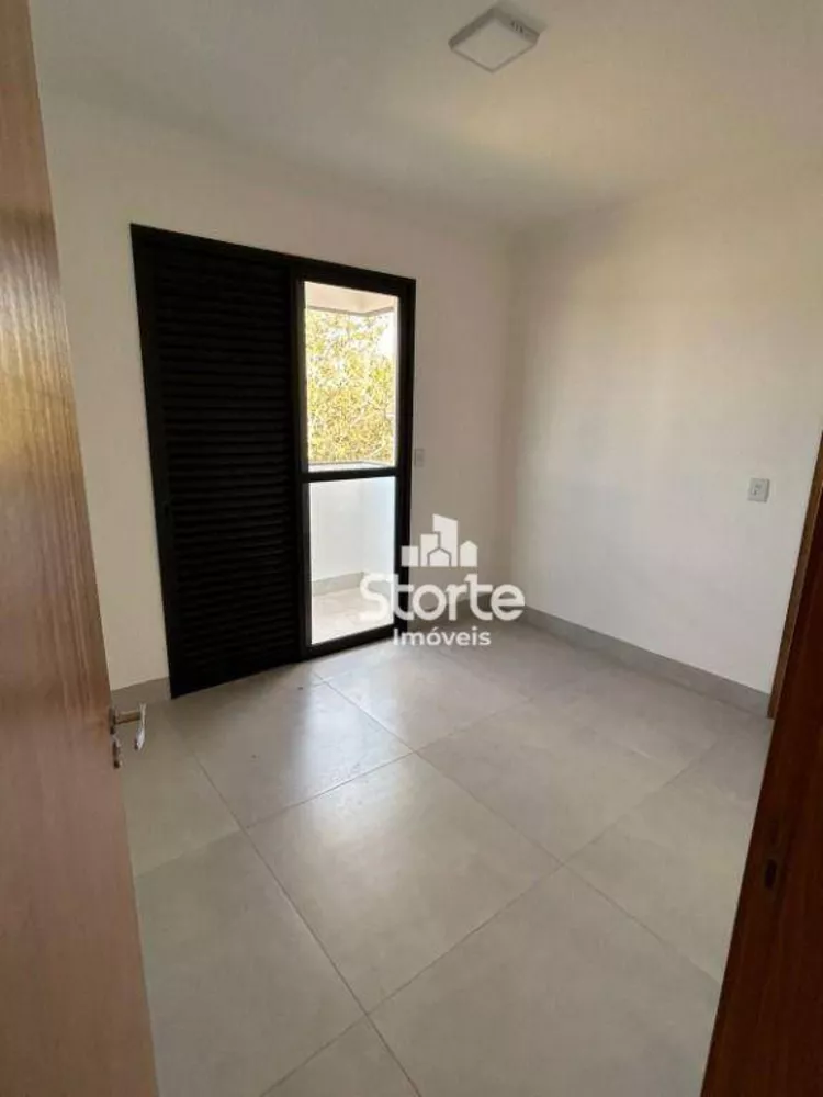 Apartamento à venda com 2 quartos, 62m² - Foto 4