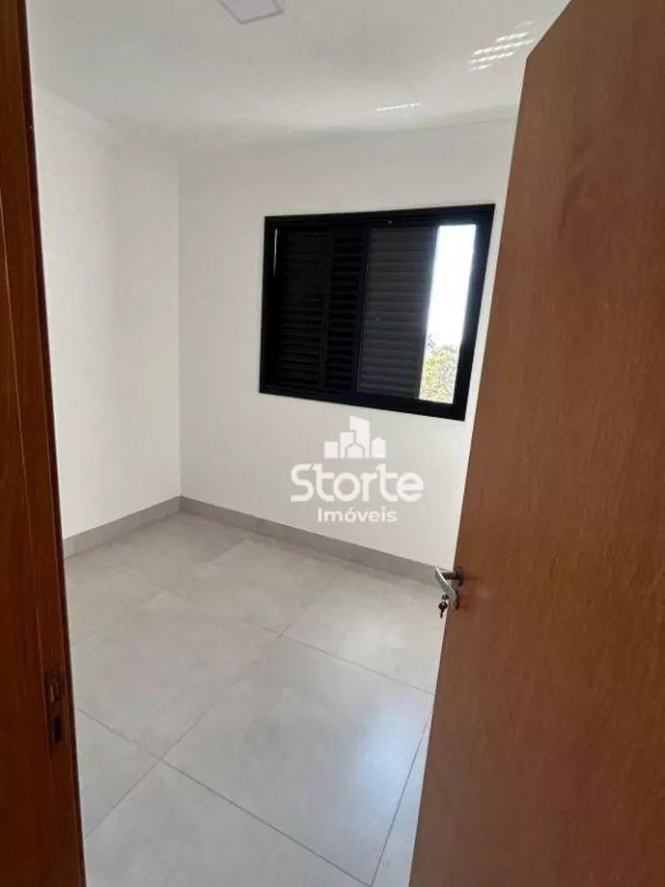 Apartamento à venda com 2 quartos, 62m² - Foto 3