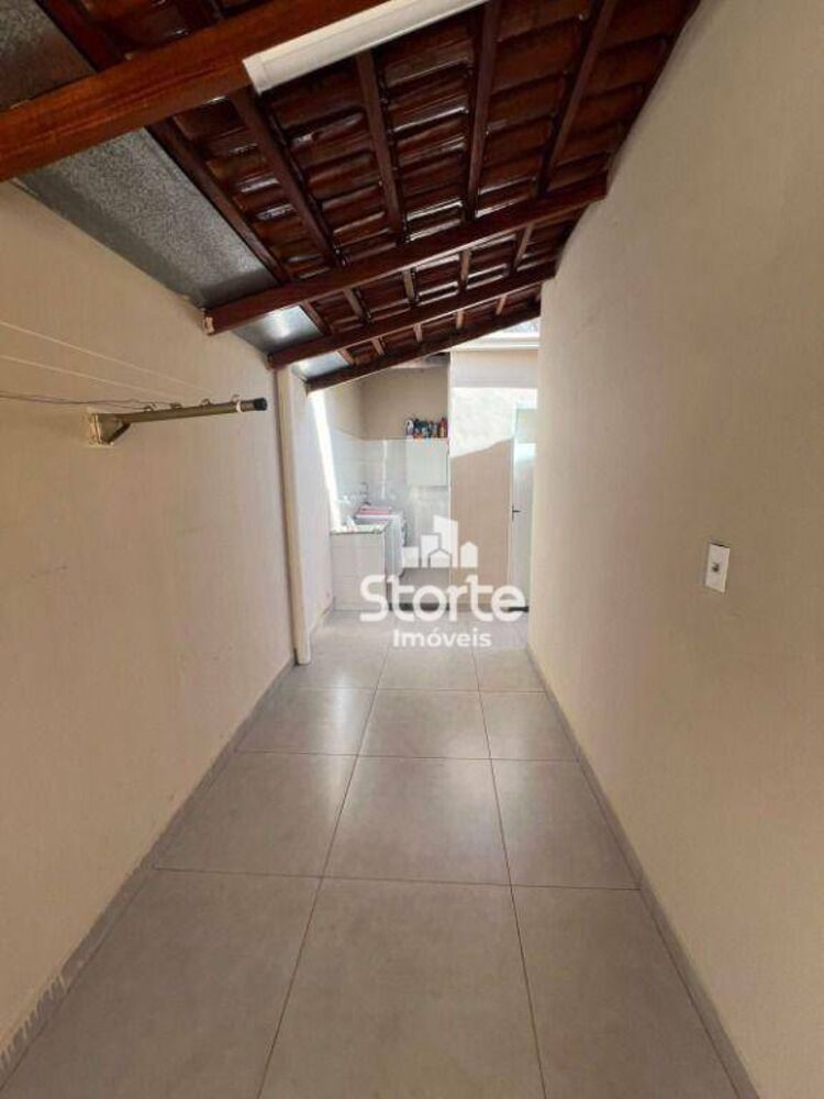 Casa, 2 quartos, 250 m² - Foto 2