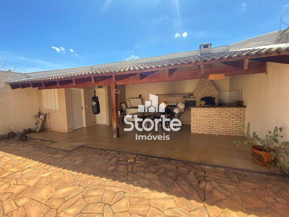 Casa, 3 quartos, 162 m² - Foto 3