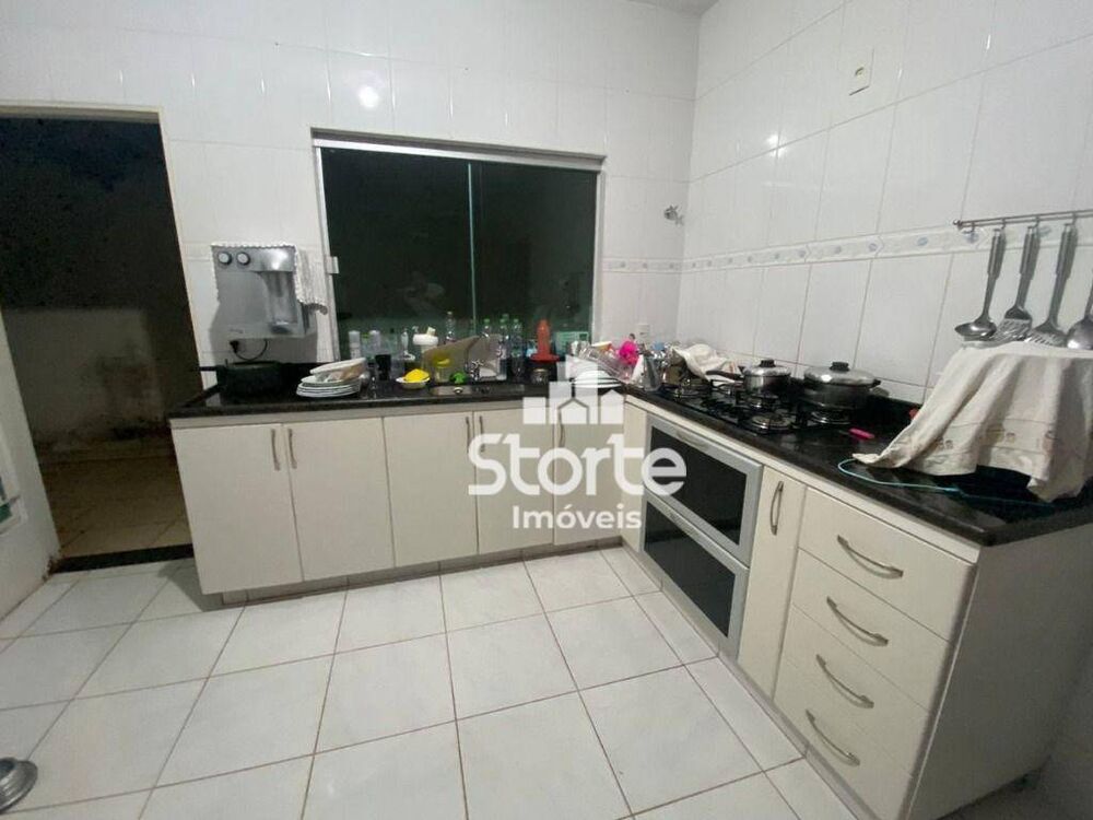 Casa, 3 quartos, 162 m² - Foto 2