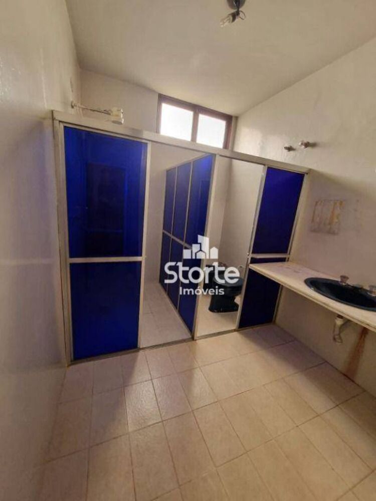 Casa à venda com 6 quartos, 364m² - Foto 1