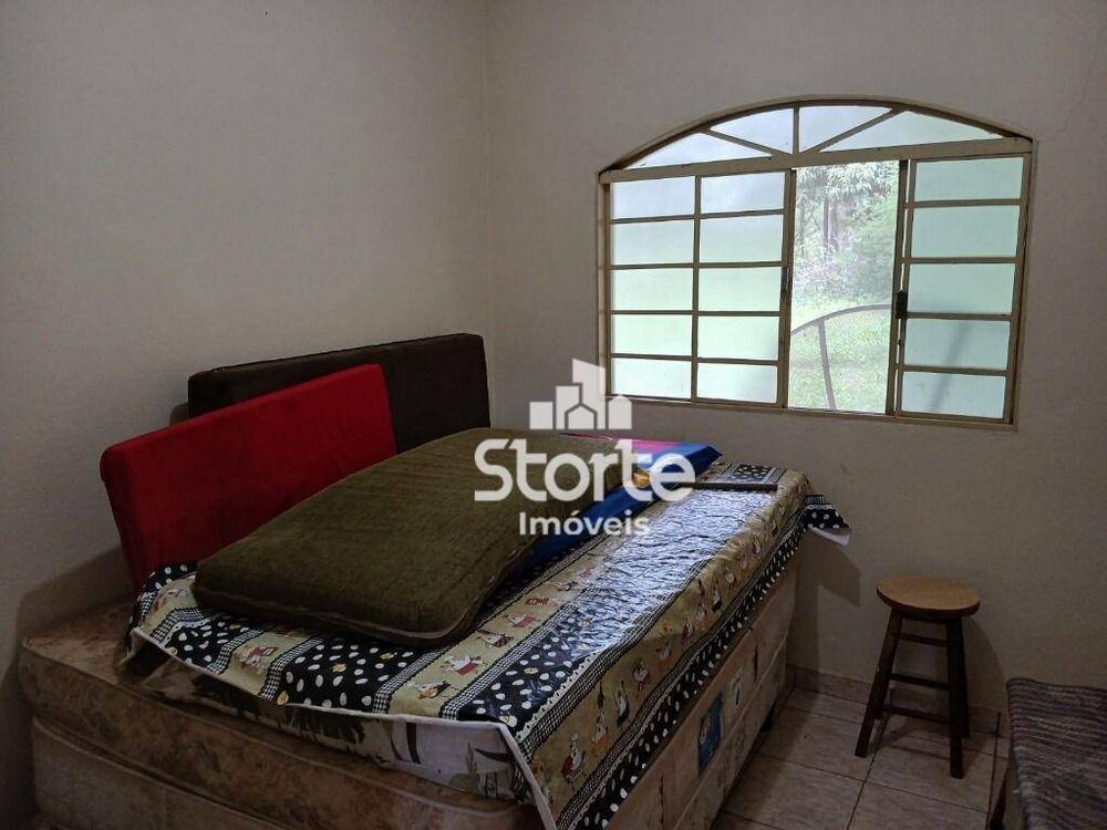 Chácara à venda com 3 quartos, 180m² - Foto 4