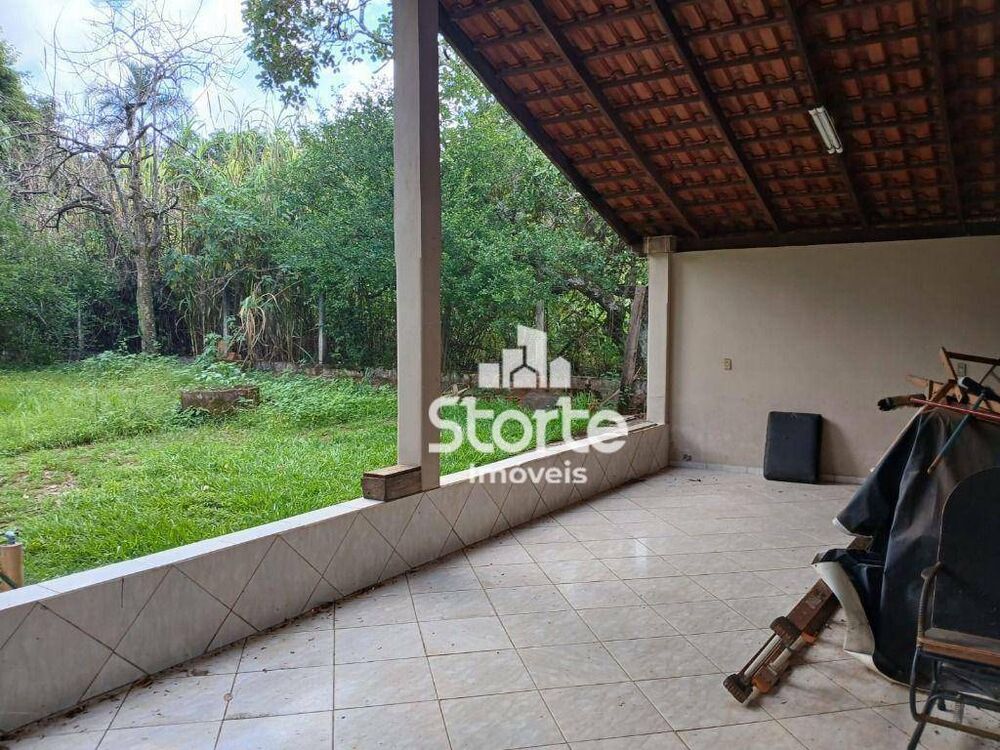 Chácara à venda com 3 quartos, 180m² - Foto 2