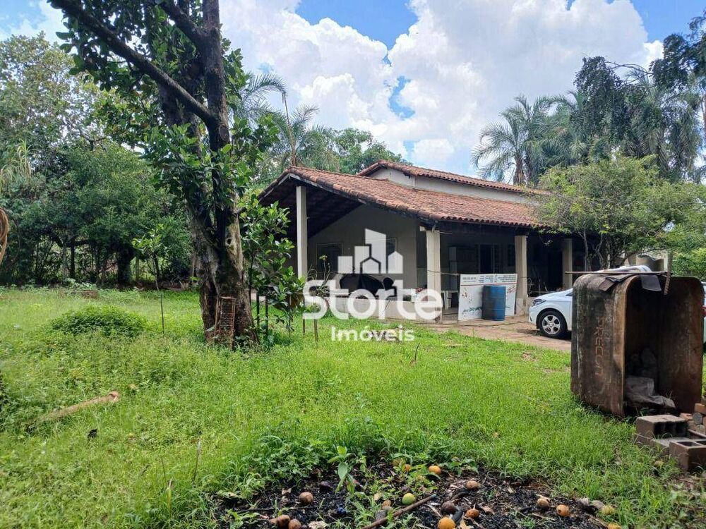 Chácara à venda com 3 quartos, 180m² - Foto 1
