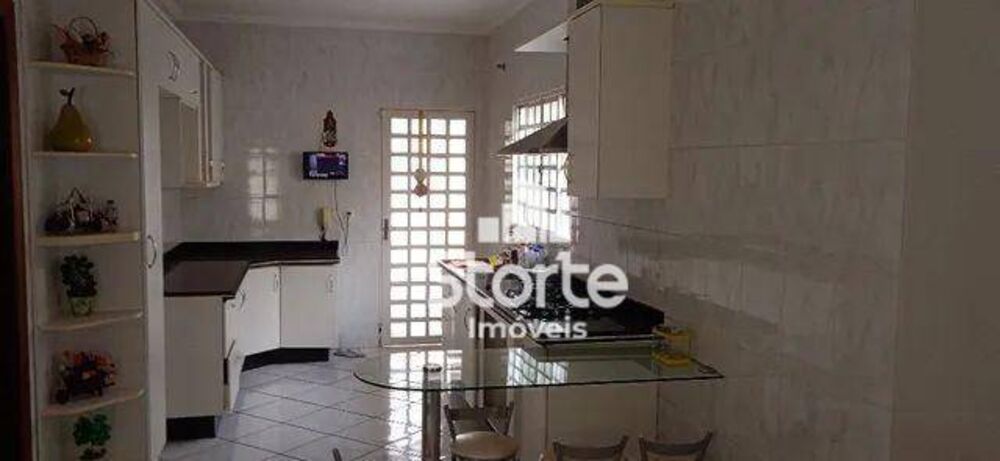 Casa, 3 quartos, 169 m² - Foto 4