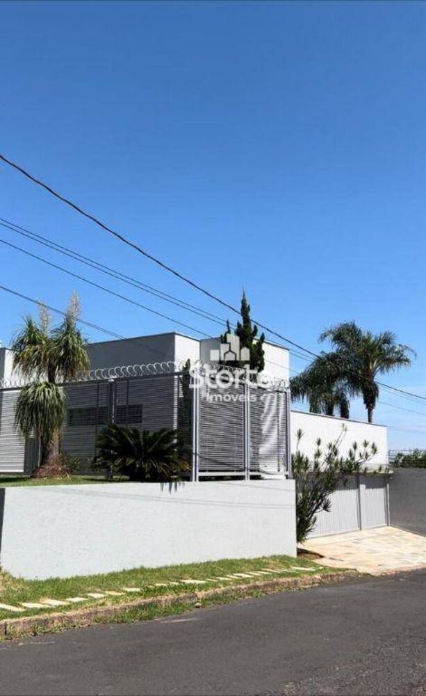 Casa, 3 quartos, 332 m² - Foto 1