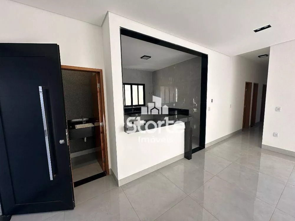 Casa à venda com 3 quartos, 133m² - Foto 1