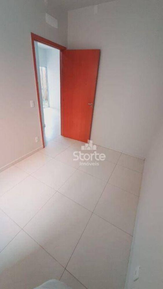 Apartamento à venda com 2 quartos, 70m² - Foto 4