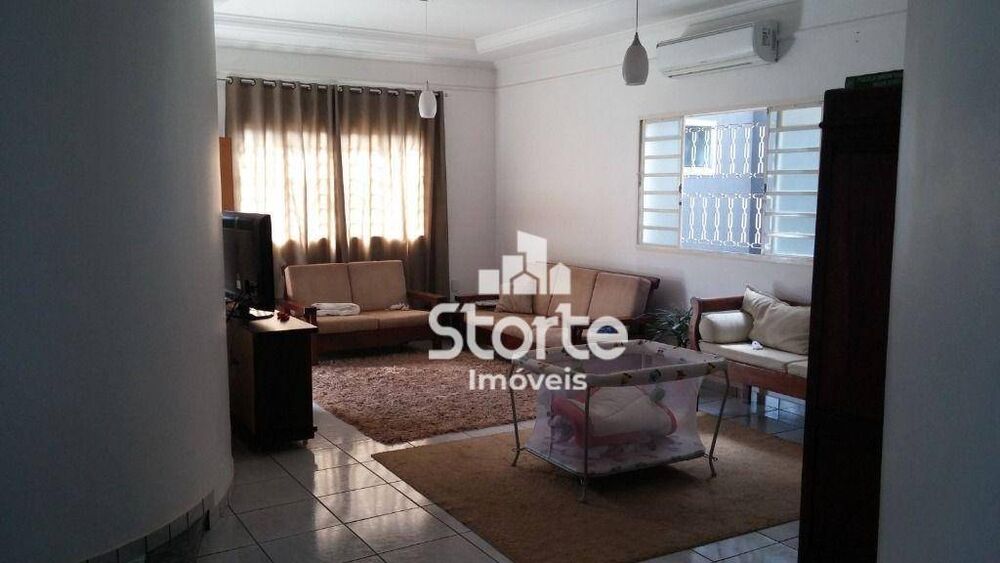 Casa, 3 quartos, 220 m² - Foto 8