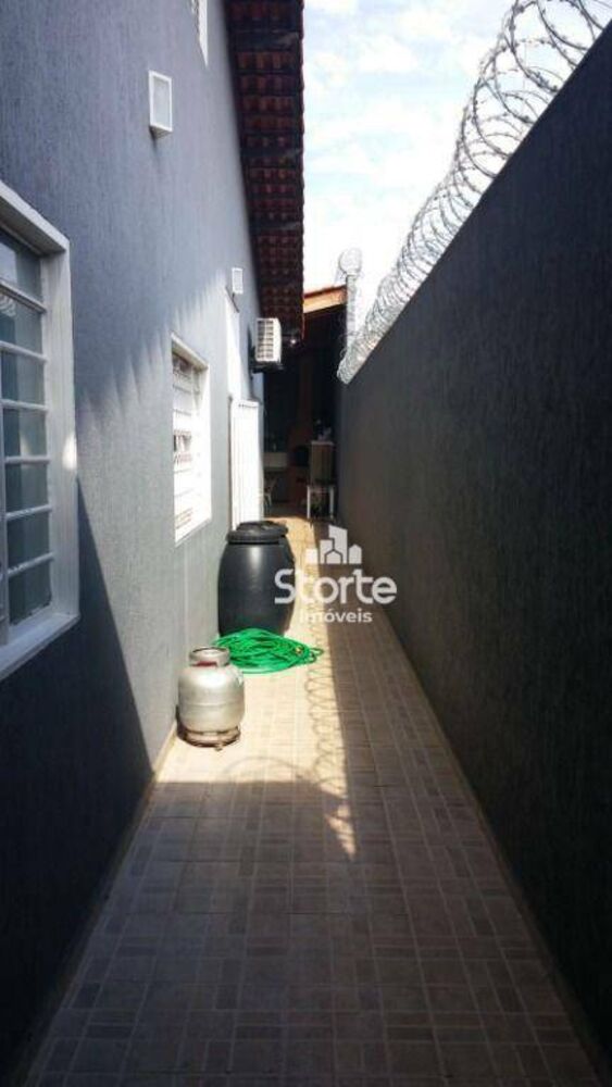 Casa, 3 quartos, 220 m² - Foto 2