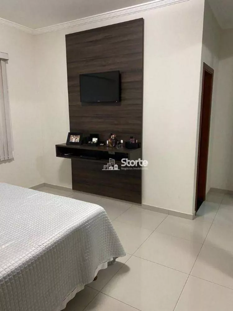 Casa, 3 quartos, 200 m² - Foto 13