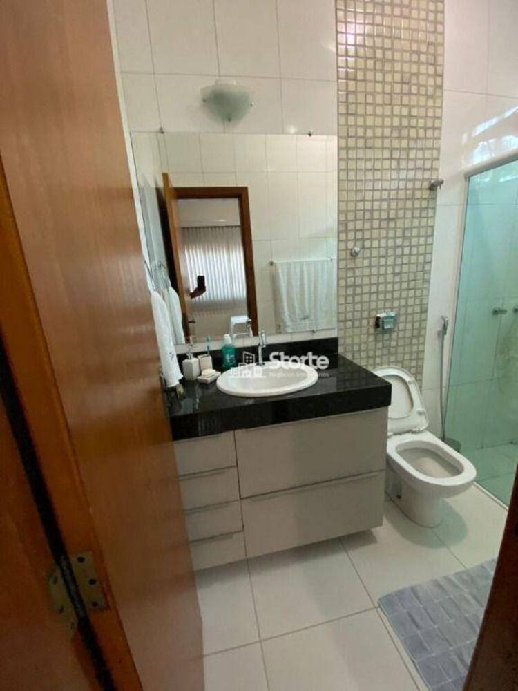 Casa, 3 quartos, 200 m² - Foto 17