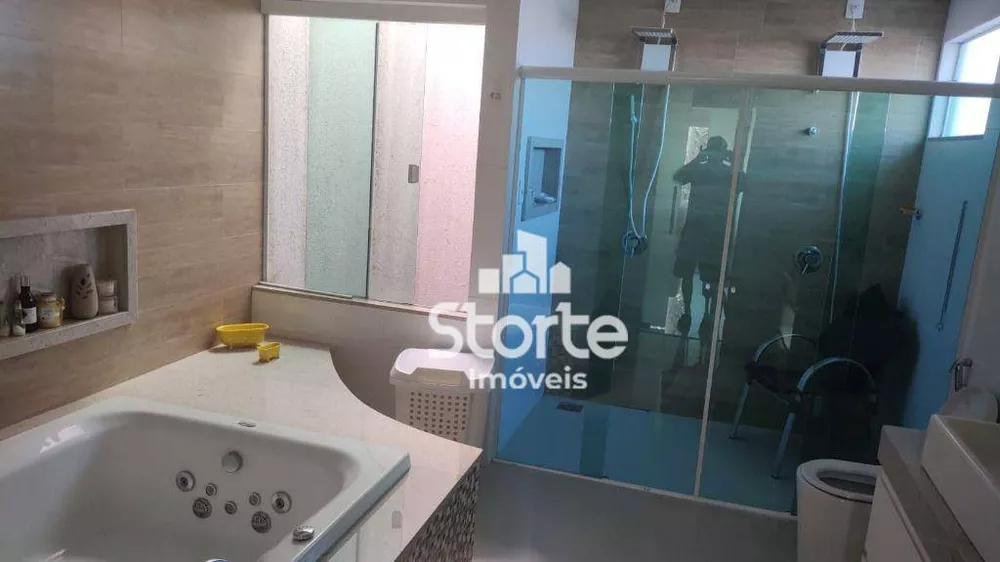Casa, 3 quartos, 270 m² - Foto 37