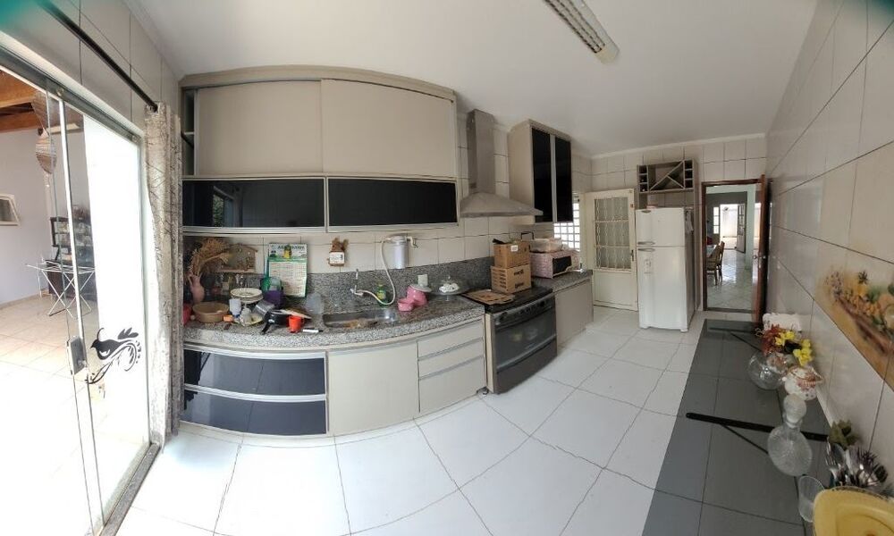 Casa, 5 quartos, 230 m² - Foto 1
