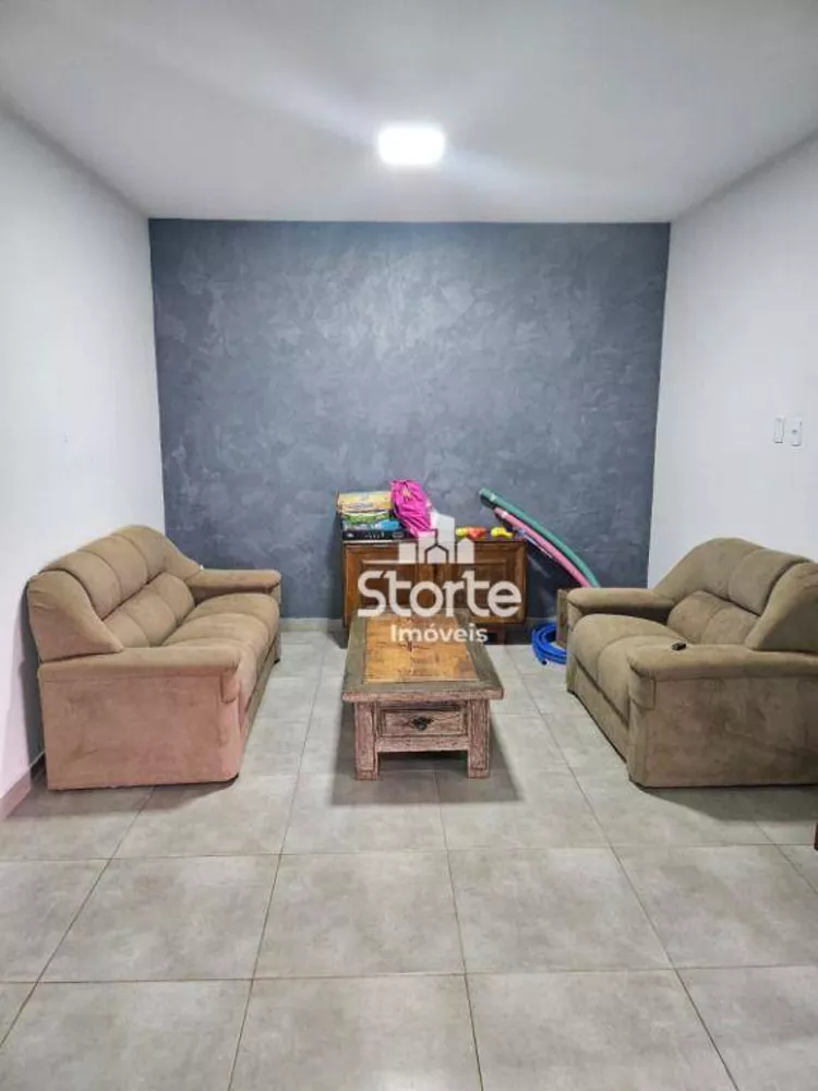 Chácara, 3 quartos, 1230 m² - Foto 4