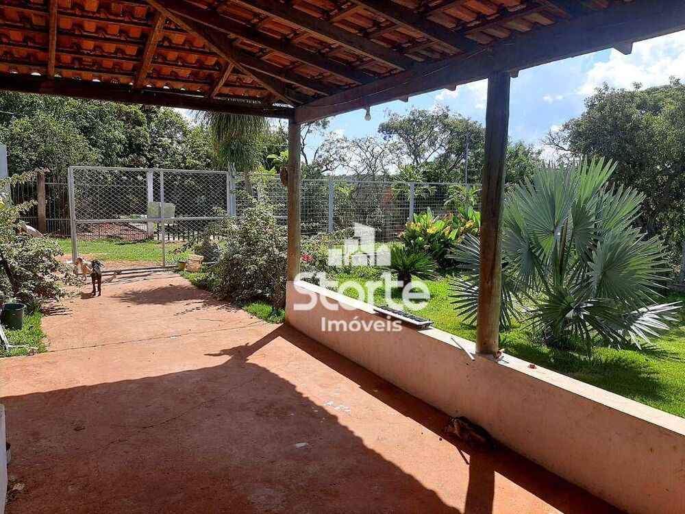 Chácara, 3 quartos, 1000 m² - Foto 1