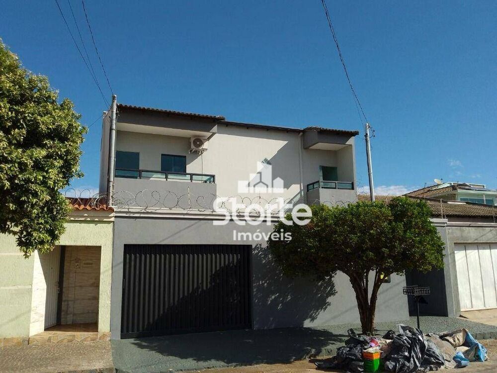 Casa, 4 quartos, 187 m² - Foto 1