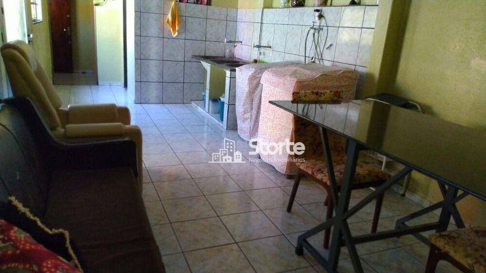 Casa, 3 quartos, 227 m² - Foto 2