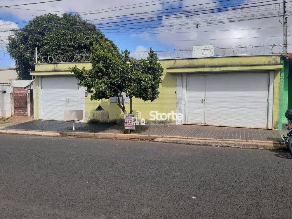Casa, 3 quartos, 320 m² - Foto 1