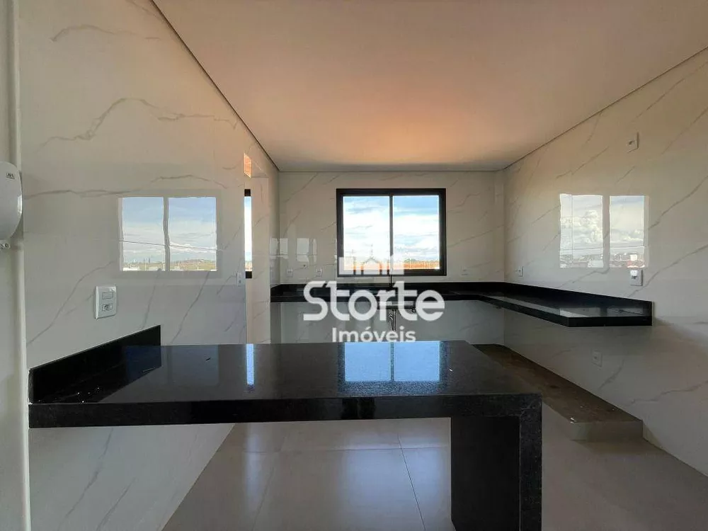 Apartamento à venda com 2 quartos, 115m² - Foto 4