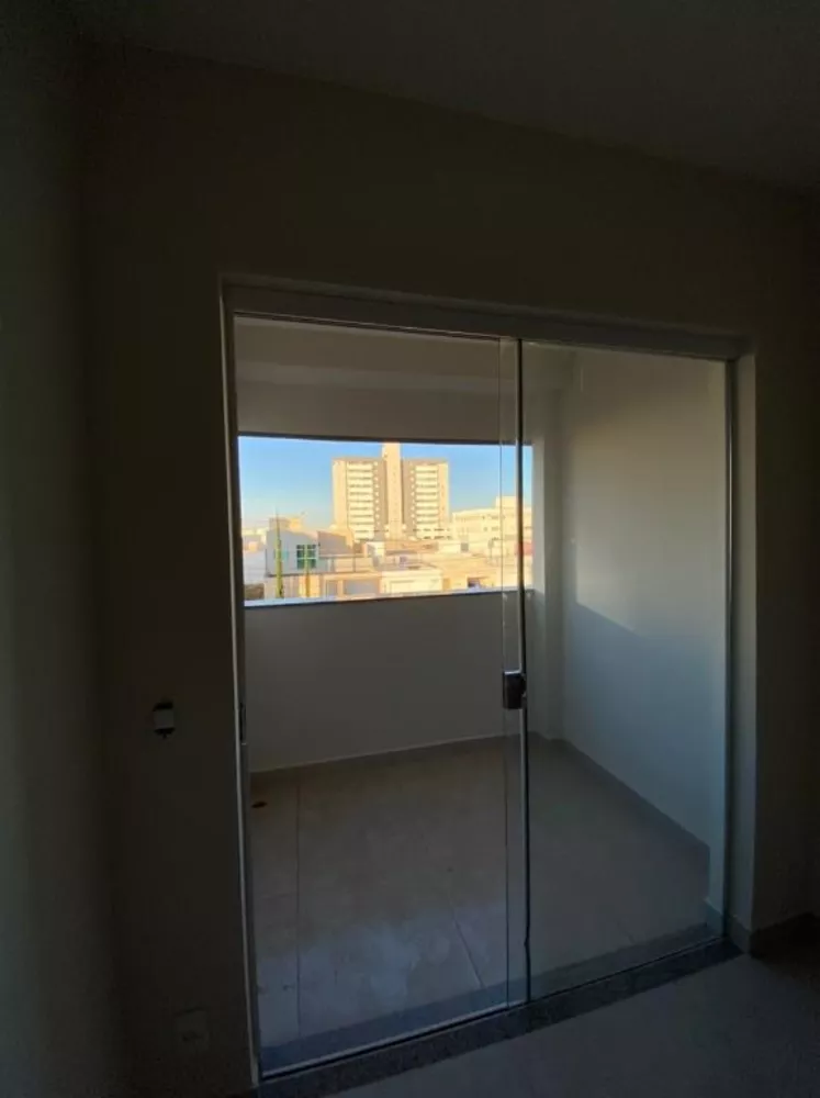 Apartamento à venda com 2 quartos, 70m² - Foto 5