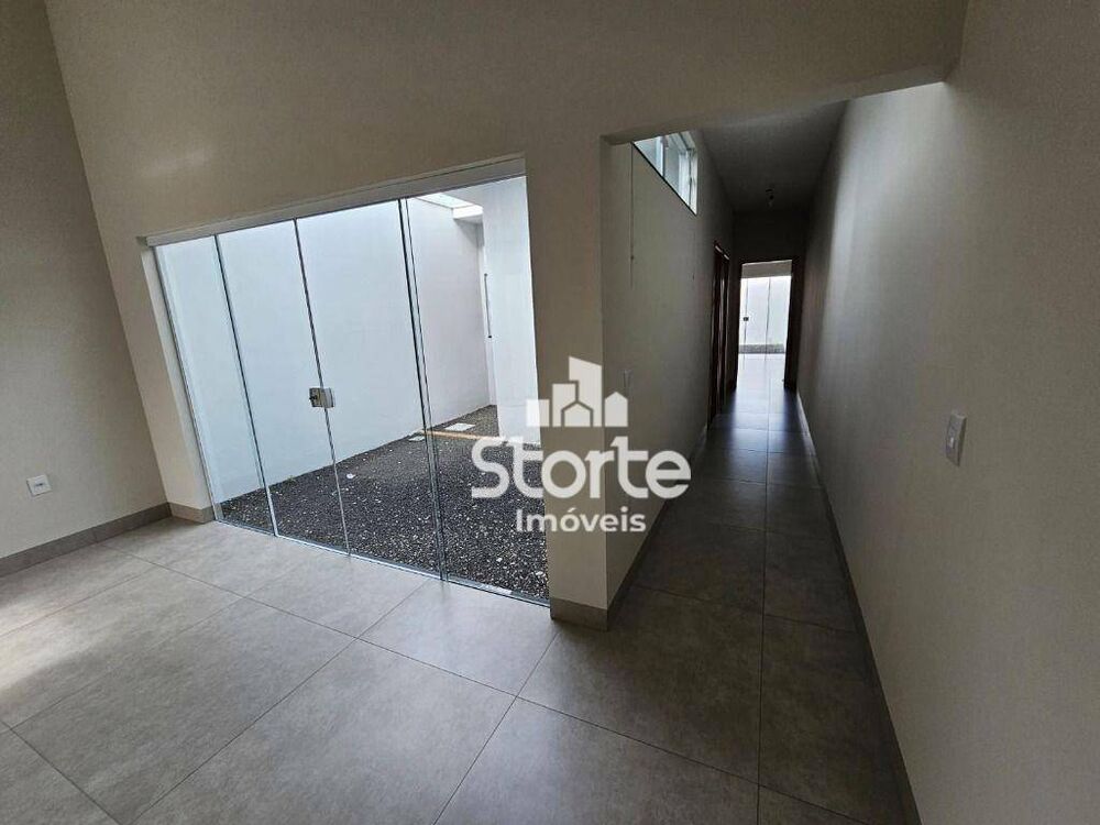 Casa à venda com 2 quartos, 85m² - Foto 2