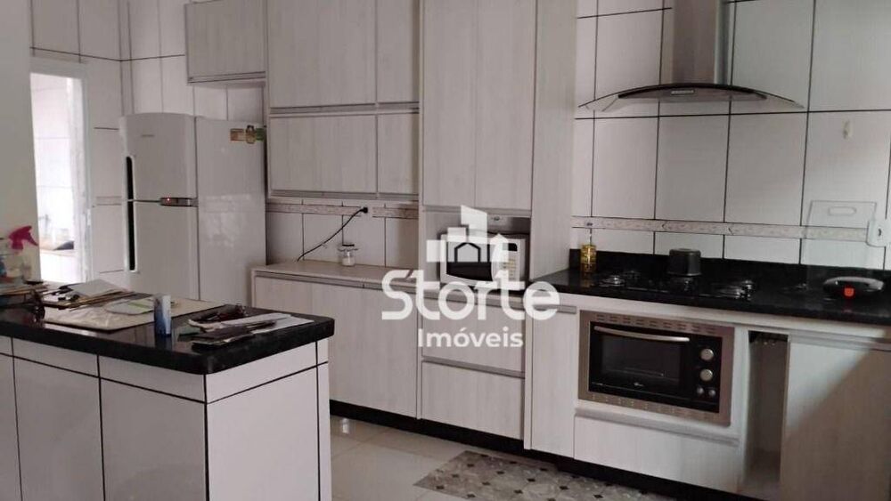Casa, 3 quartos, 133 m² - Foto 2