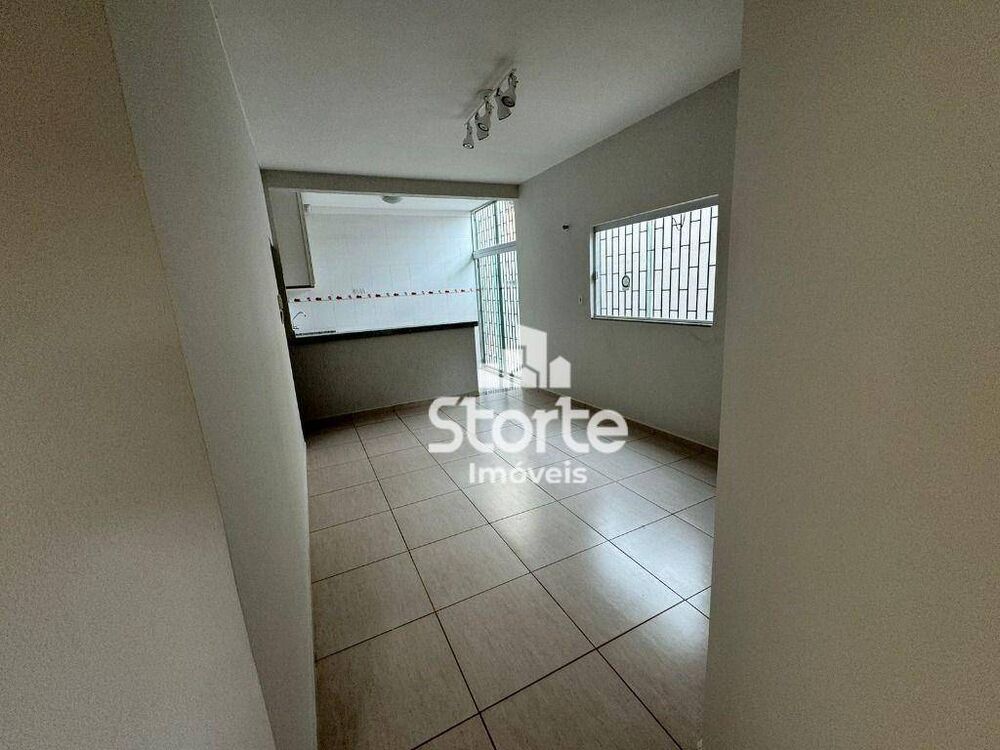 Casa, 3 quartos, 220 m² - Foto 3