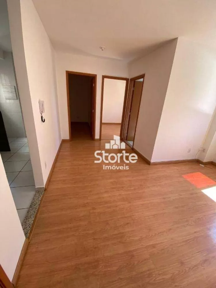 Apartamento à venda com 2 quartos, 48m² - Foto 2